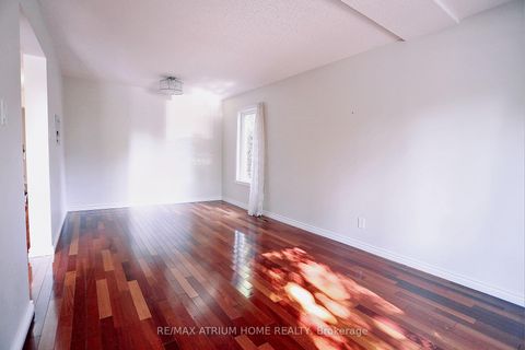 Photo 1 at 1554 Parish Lane, GA Glen Abbey, Oakville