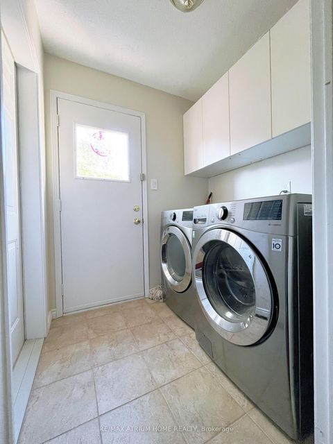 Photo 7 at 1554 Parish Lane, GA Glen Abbey, Oakville