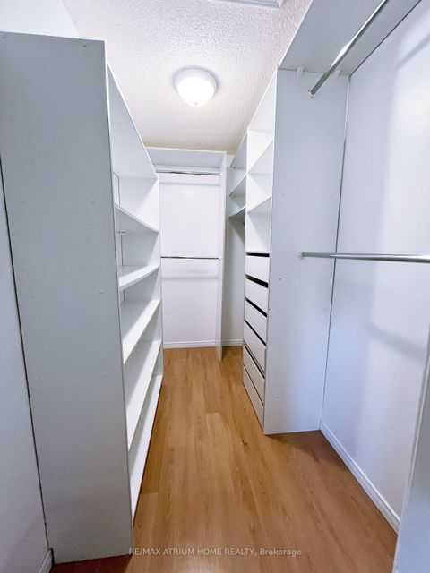 Photo 10 at 1554 Parish Lane, GA Glen Abbey, Oakville