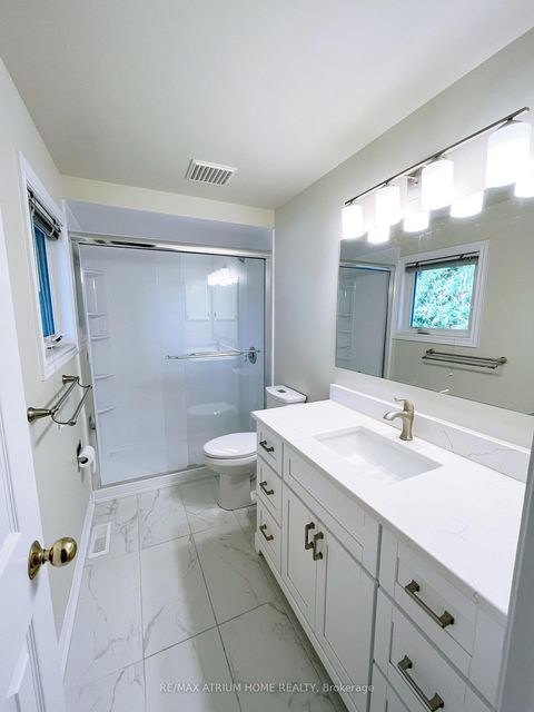 Photo 11 at 1554 Parish Lane, GA Glen Abbey, Oakville