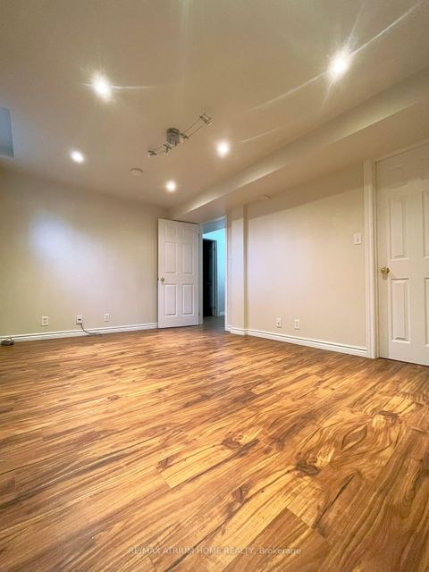 Photo 19 at 1554 Parish Lane, GA Glen Abbey, Oakville