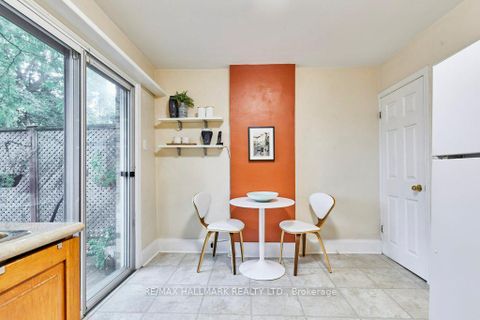 Photo 10 at 437 Davisville Avenue, Mount Pleasant East, Toronto