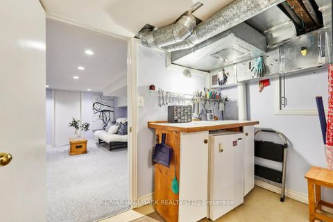 Photo 24 at 437 Davisville Avenue, Mount Pleasant East, Toronto