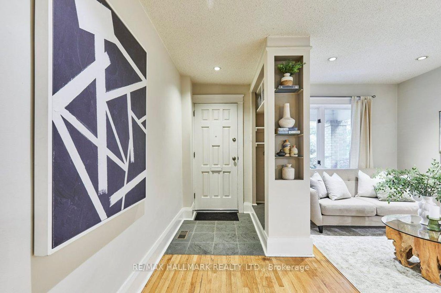 Photo 1 at 437 Davisville Avenue, Mount Pleasant East, Toronto Photo 1 at 437 Davisville Avenue, Mount Pleasant East, Toronto