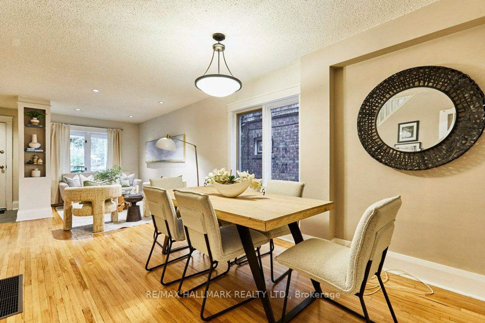 Photo 6 at 437 Davisville Avenue, Mount Pleasant East, Toronto Photo 6 at 437 Davisville Avenue, Mount Pleasant East, Toronto