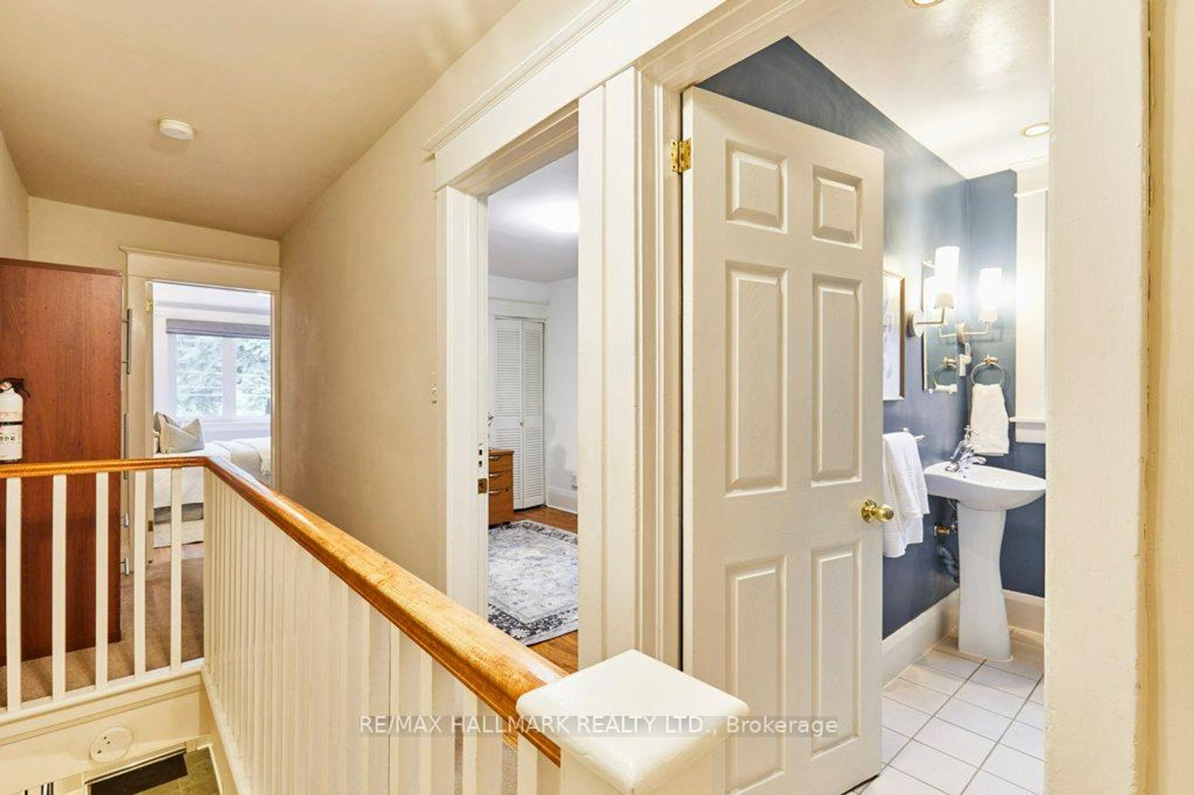 Photo 11 at 437 Davisville Avenue, Mount Pleasant East, Toronto Photo 11 at 437 Davisville Avenue, Mount Pleasant East, Toronto