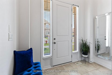 Photo 3 at 3470 Clayton Trail, GO Glenorchy, Oakville