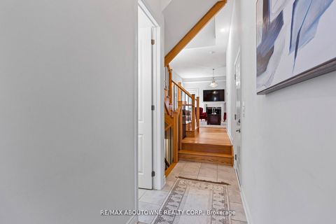 Photo 5 at 3470 Clayton Trail, GO Glenorchy, Oakville