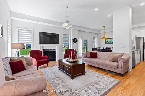 Photo 8 at 3470 Clayton Trail, GO Glenorchy, Oakville