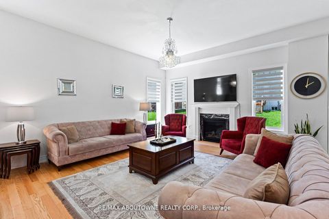 Photo 9 at 3470 Clayton Trail, GO Glenorchy, Oakville