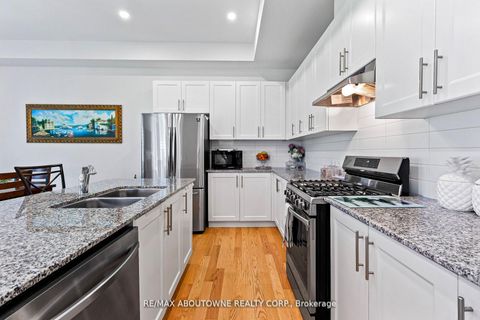 Photo 11 at 3470 Clayton Trail, GO Glenorchy, Oakville