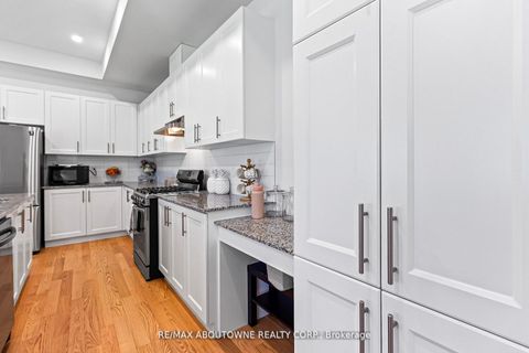 Photo 12 at 3470 Clayton Trail, GO Glenorchy, Oakville