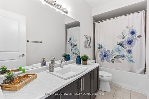 Photo 17 at 3470 Clayton Trail, GO Glenorchy, Oakville