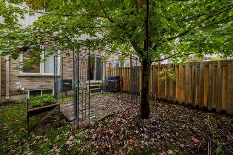 Photo 8 at 7 - 90 Sovereigns Gate, Shore, Barrie