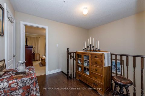Photo 12 at 7 - 90 Sovereigns Gate, Shore, Barrie