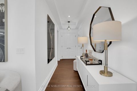 Photo 3 at 404 - 4 The Kingsway, Kingsway South, Toronto