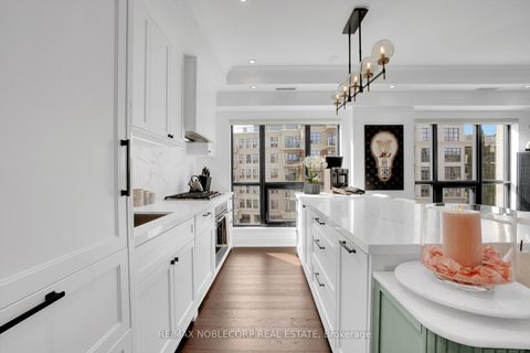 Photo 12 at 404 - 4 The Kingsway, Kingsway South, Toronto