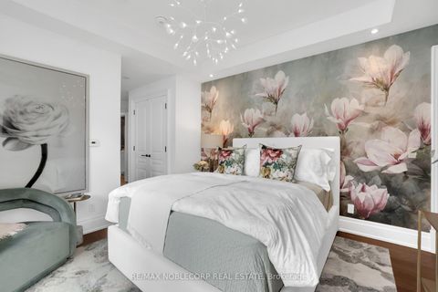 Photo 16 at 404 - 4 The Kingsway, Kingsway South, Toronto