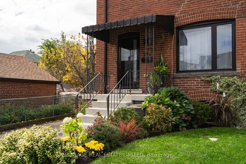 Photo 21 at 276 Oakwood Avenue, Oakwood Village, Toronto