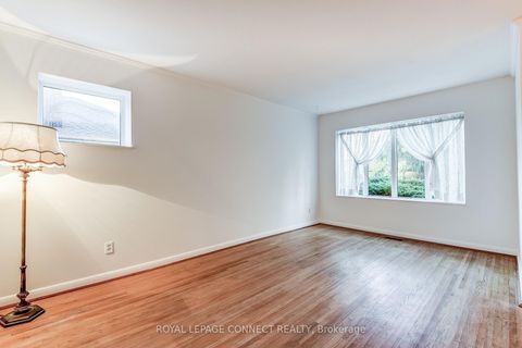 Photo 3 at 11 Waringstown Drive, Maryvale, Toronto