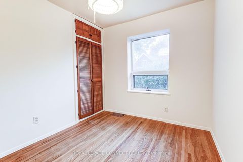 Photo 9 at 11 Waringstown Drive, Maryvale, Toronto