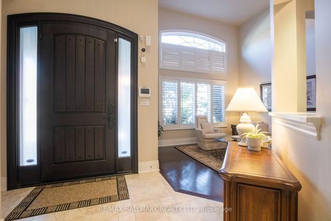 Photo 2 at 134 Kane Crescent, Bayview Northeast, Aurora