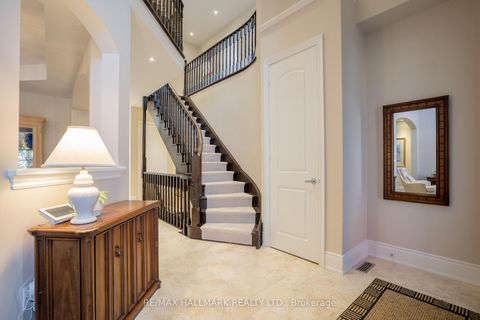 Photo 3 at 134 Kane Crescent, Bayview Northeast, Aurora