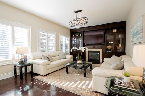 Photo 12 at 134 Kane Crescent, Bayview Northeast, Aurora