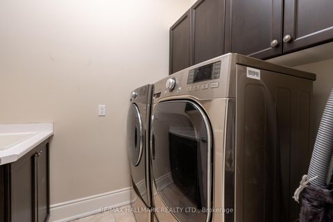 Photo 15 at 134 Kane Crescent, Bayview Northeast, Aurora