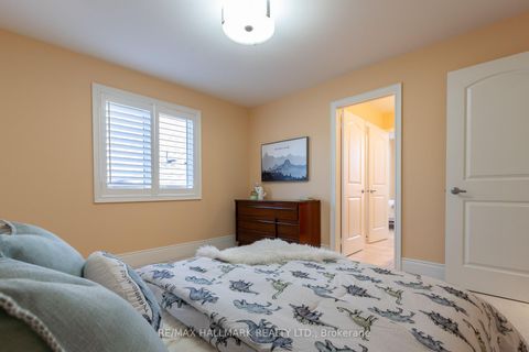 Photo 22 at 134 Kane Crescent, Bayview Northeast, Aurora