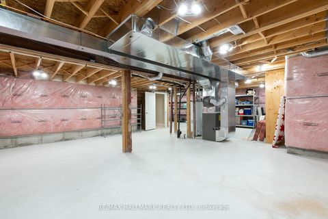Photo 32 at 134 Kane Crescent, Bayview Northeast, Aurora