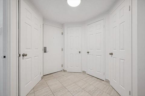 Photo 3 at 703 - 55 Centre Avenue, Bay Street Corridor, Toronto