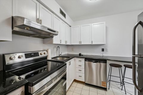 Photo 10 at 703 - 55 Centre Avenue, Bay Street Corridor, Toronto