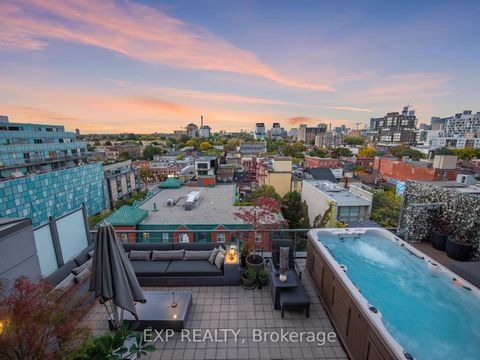 Photo 4 at Ph1 - 533 Richmond Street W, Waterfront Communities C1, Toronto