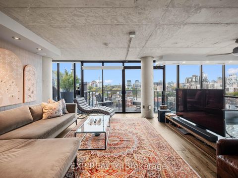 Photo 18 at Ph1 - 533 Richmond Street W, Waterfront Communities C1, Toronto