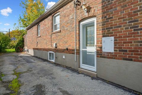 Photo 33 at 202 Alderbrae Avenue, Alderwood, Toronto