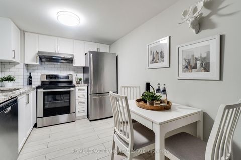 Photo 11 at 121 - 70 Douro Street, Niagara, Toronto