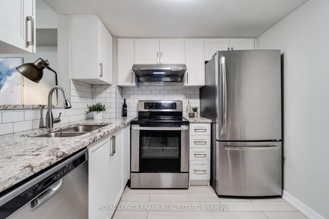 Photo 14 at 121 - 70 Douro Street, Niagara, Toronto