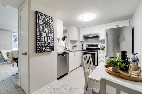 Photo 16 at 121 - 70 Douro Street, Niagara, Toronto
