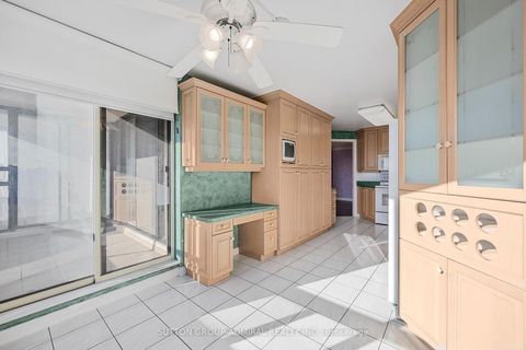 Photo 9 at 1402 - 343 Clark Avenue W, Yorkhill, Vaughan