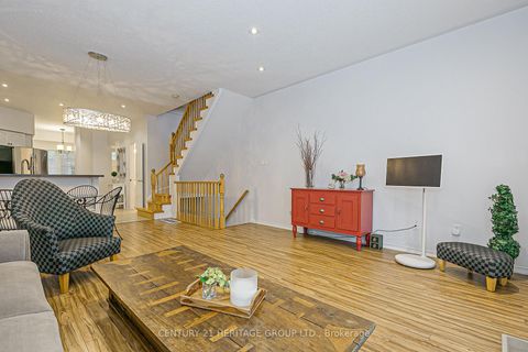 Photo 4 at 66 - 23 Observatory Lane, Observatory, Richmond Hill Photo 4 at 66 - 23 Observatory Lane, Observatory, Richmond Hill