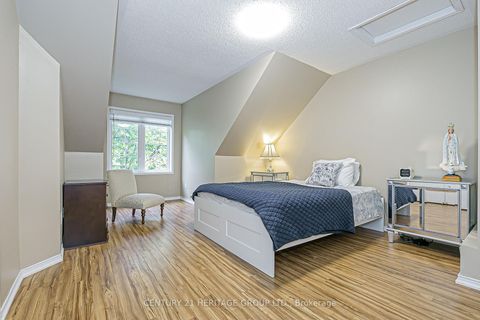 Photo 18 at 66 - 23 Observatory Lane, Observatory, Richmond Hill