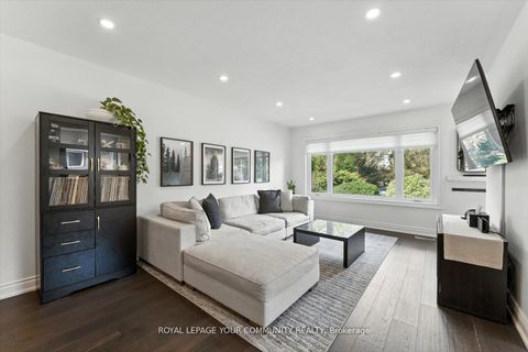 Photo 7 at 33 Murellen Crescent, Victoria Village, Toronto