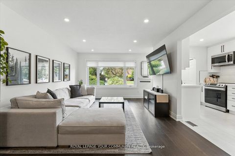 Photo 8 at 33 Murellen Crescent, Victoria Village, Toronto