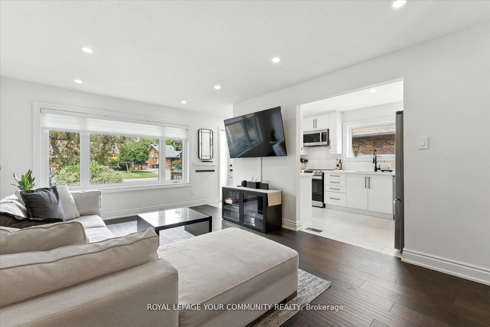 Photo 9 at 33 Murellen Crescent, Victoria Village, Toronto Photo 9 at 33 Murellen Crescent, Victoria Village, Toronto