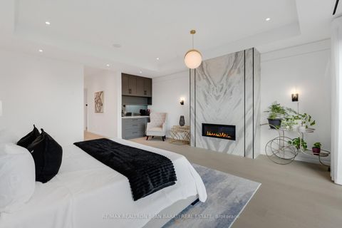 Photo 27 at 21 Idleswift Drive, Uplands, Vaughan