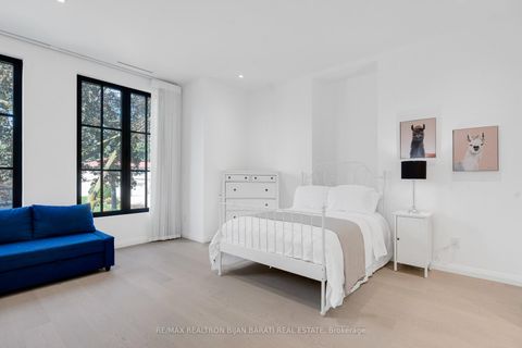 Photo 33 at 21 Idleswift Drive, Uplands, Vaughan