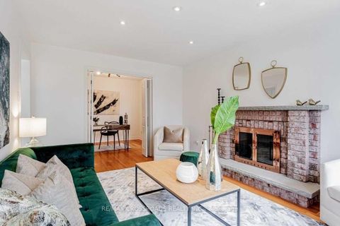 Photo 3 at 87 Woodriver Street, Devonsleigh, Richmond Hill