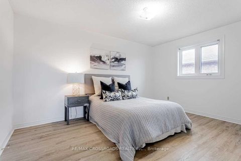 Photo 13 at 87 Woodriver Street, Devonsleigh, Richmond Hill