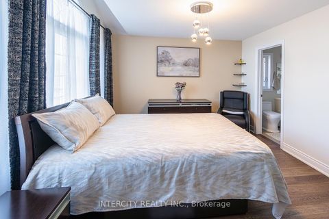 Photo 17 at 23 Halo Court, Patterson, Vaughan